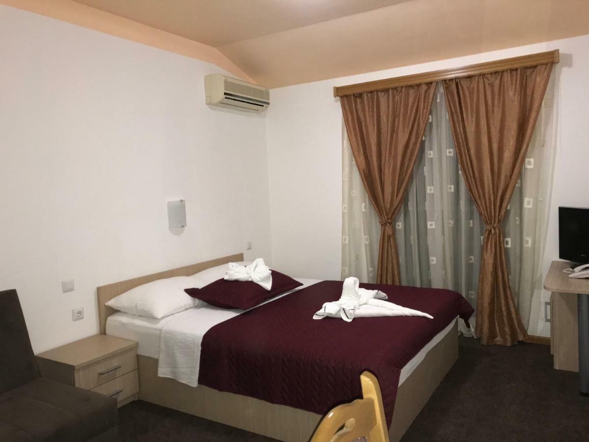 Hotel Ami - M Neum Exterior photo