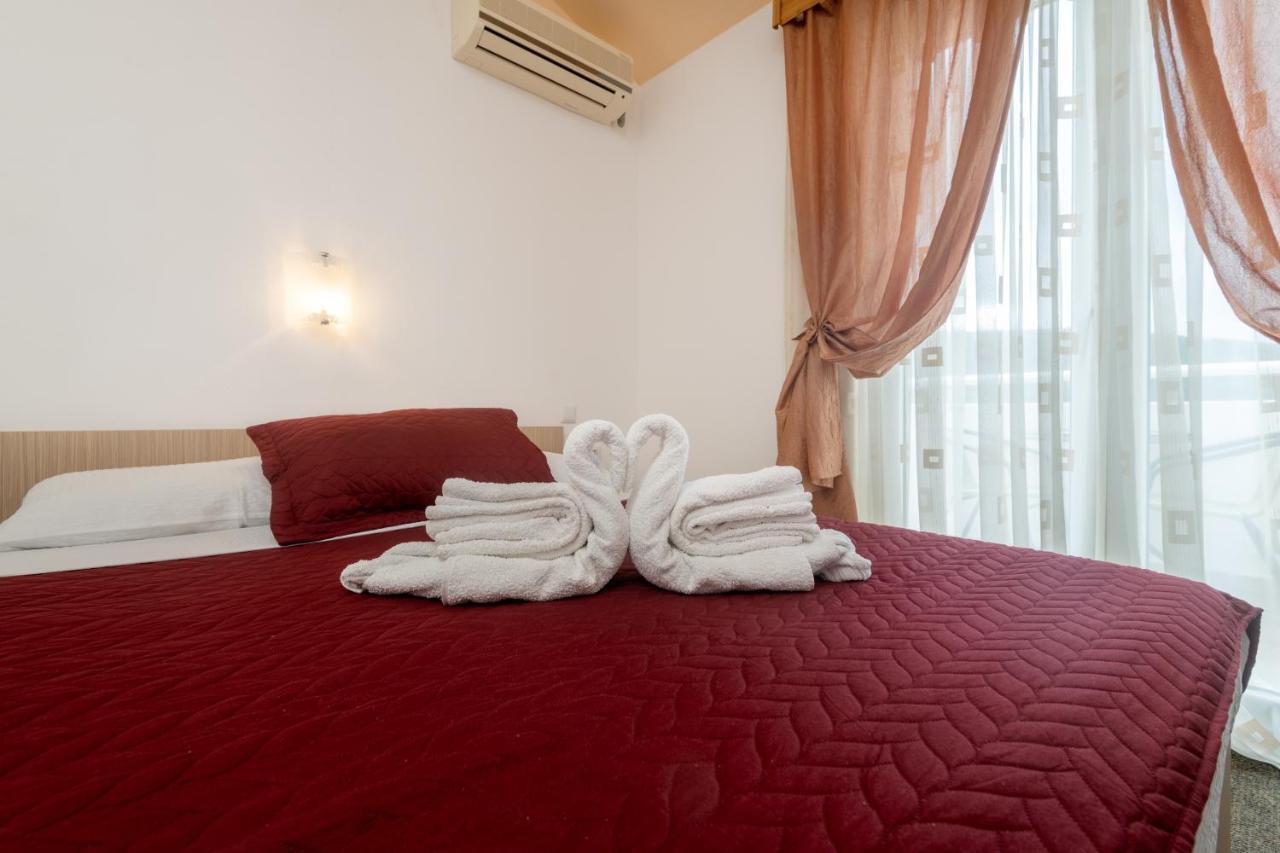 Hotel Ami - M Neum Exterior photo