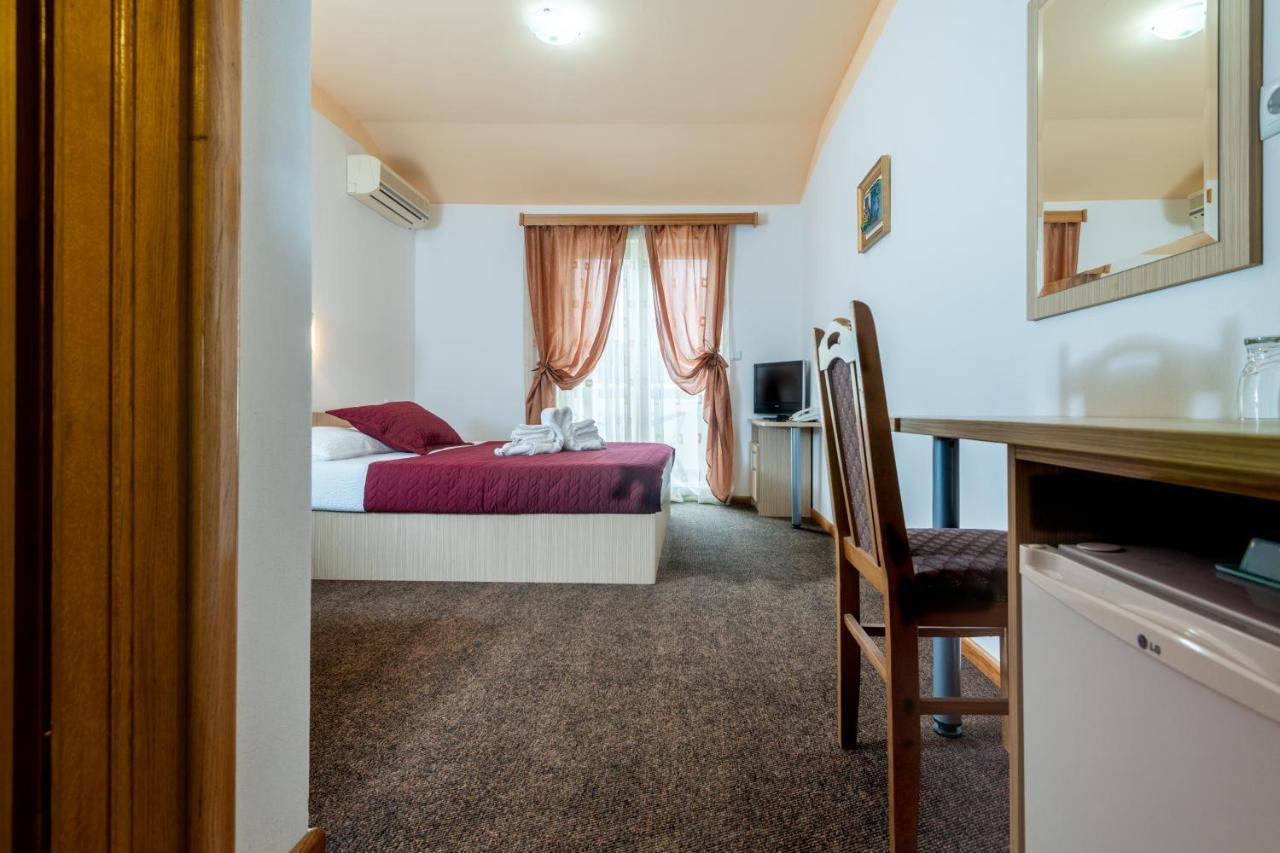 Hotel Ami - M Neum Exterior photo