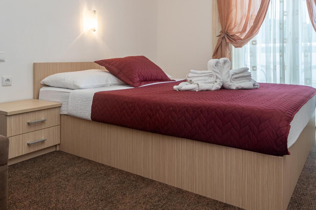 Hotel Ami - M Neum Exterior photo
