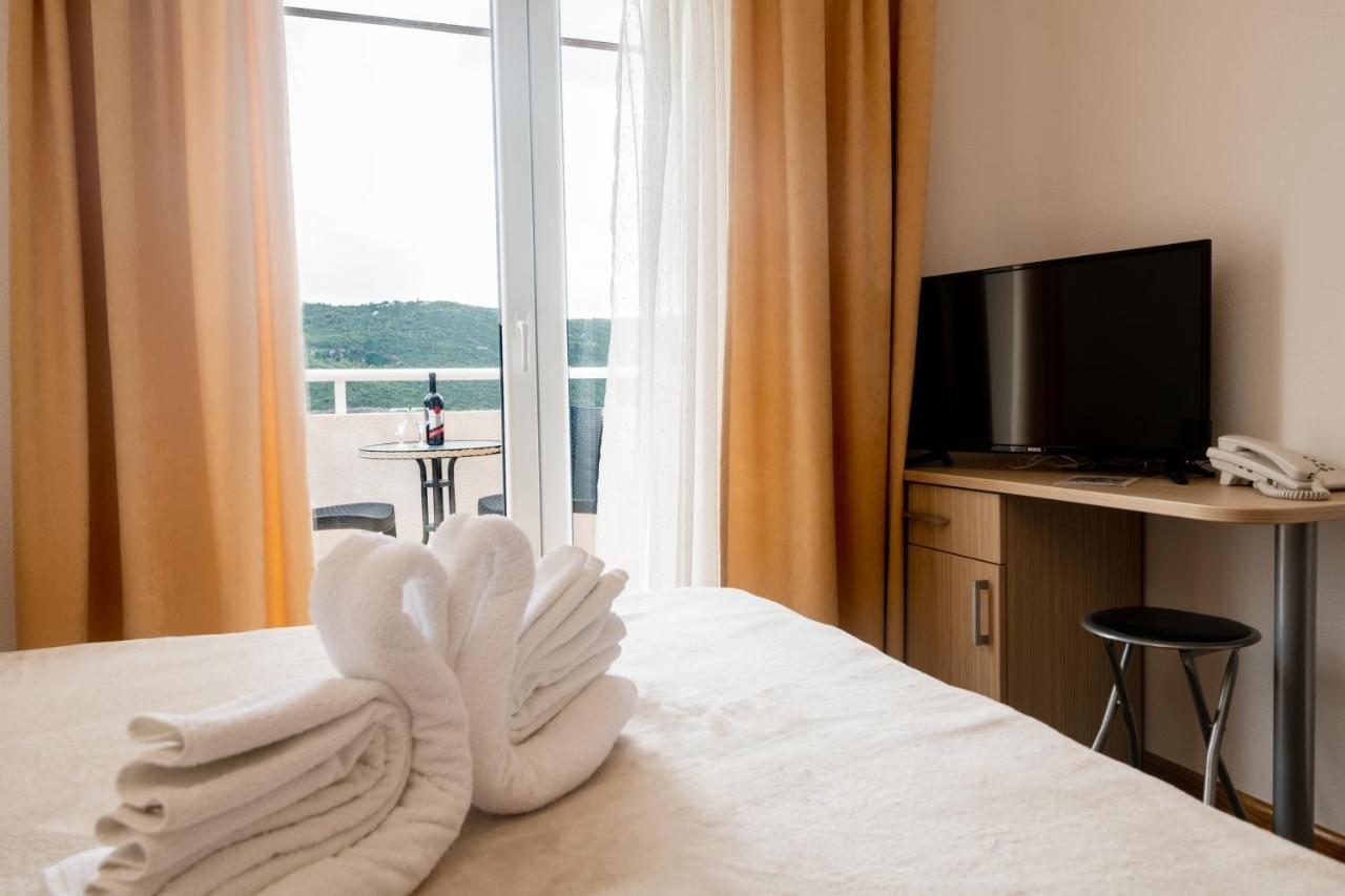 Hotel Ami - M Neum Exterior photo