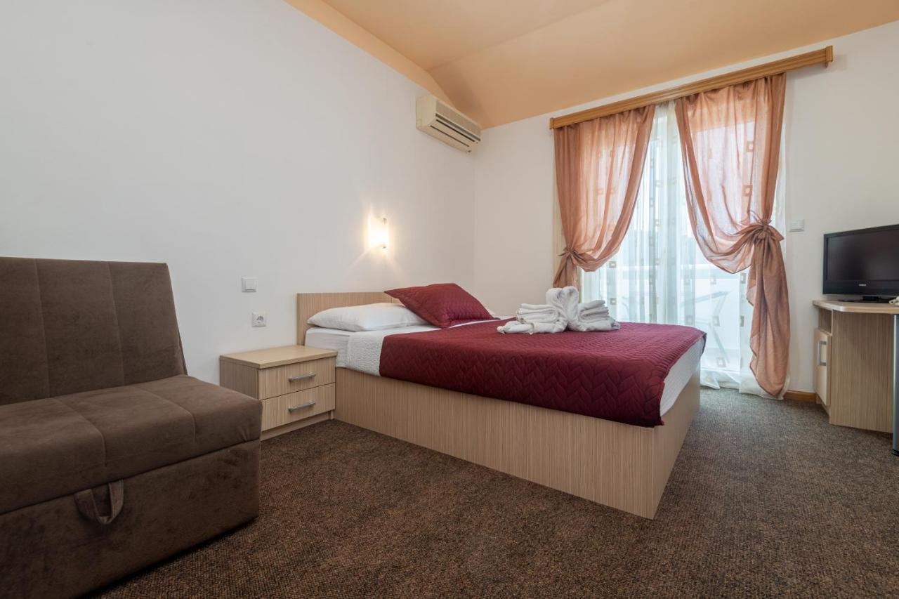 Hotel Ami - M Neum Exterior photo