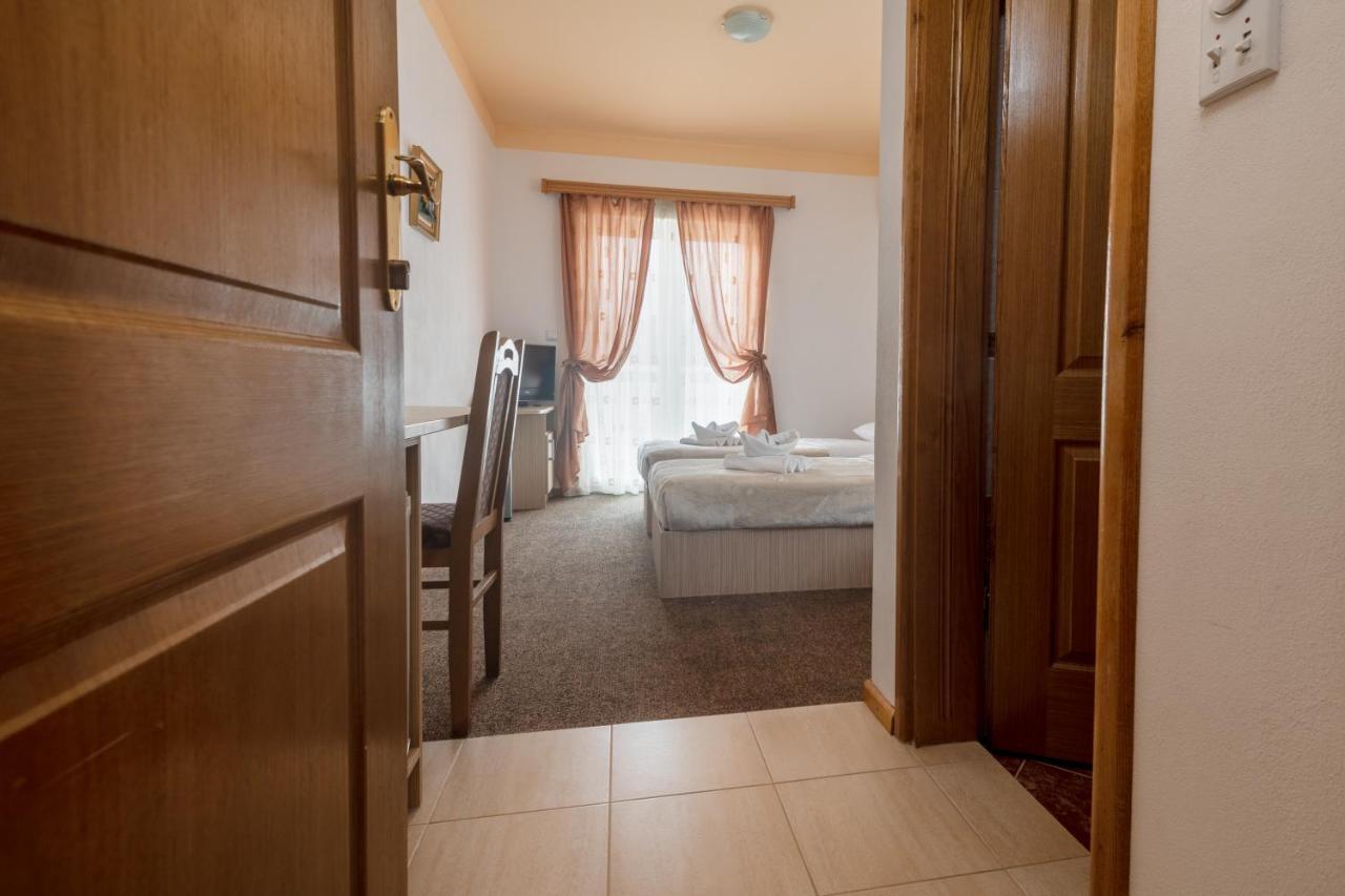 Hotel Ami - M Neum Exterior photo